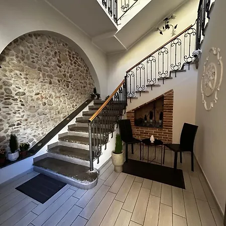 לינה וארוחת בוקר Hice Lungomare Fronte Mare