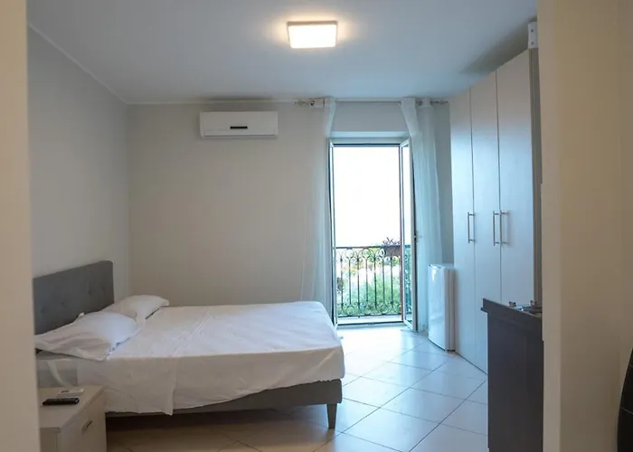 Hice Lungomare Fronte Mare לינה וארוחת בוקר 3*