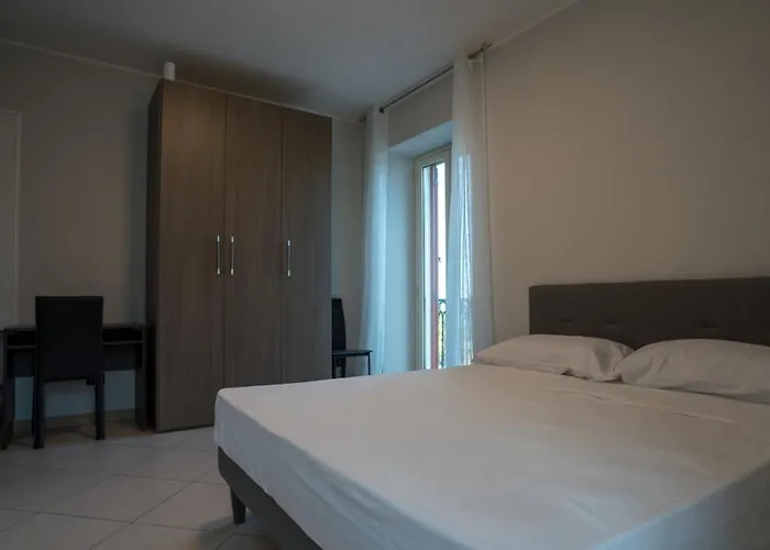 לינה וארוחת בוקר Hice Lungomare Fronte Mare קטנזארו