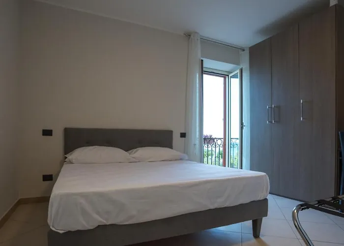 לינה וארוחת בוקר Hice Lungomare Fronte Mare