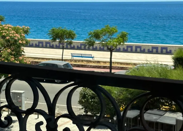 Hice Lungomare Fronte Mare 3*