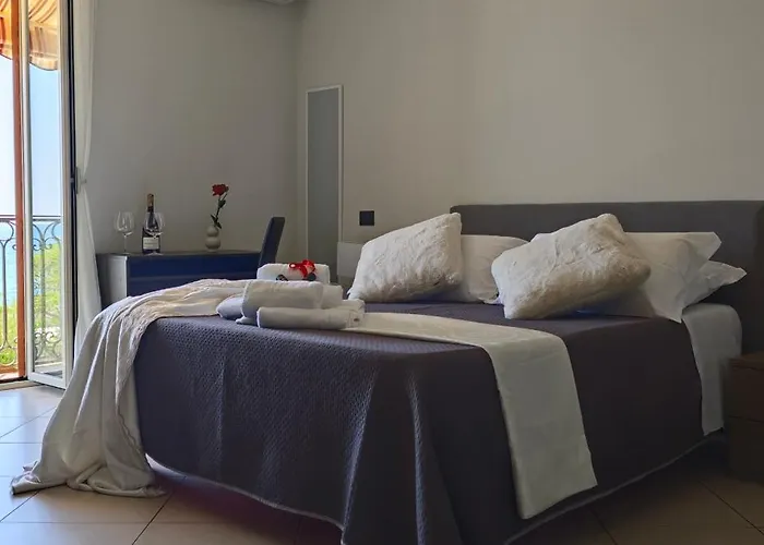 Hice Lungomare Fronte Mare 3* קטנזארו