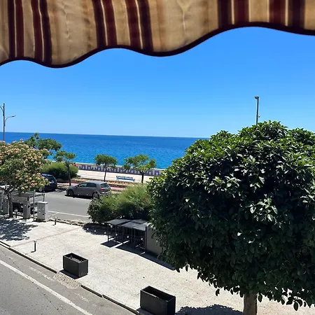 Hice Lungomare Fronte Mare