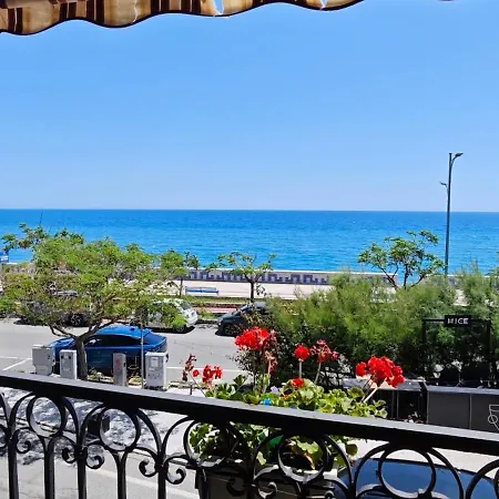 Bed and Breakfast Hice Lungomare Fronte Mare Καταντζάρο