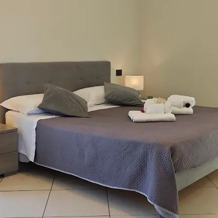 Hice Lungomare Fronte Mare Bed and Breakfast