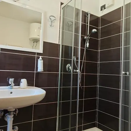 Hice Lungomare Fronte Mare Bed & Breakfast