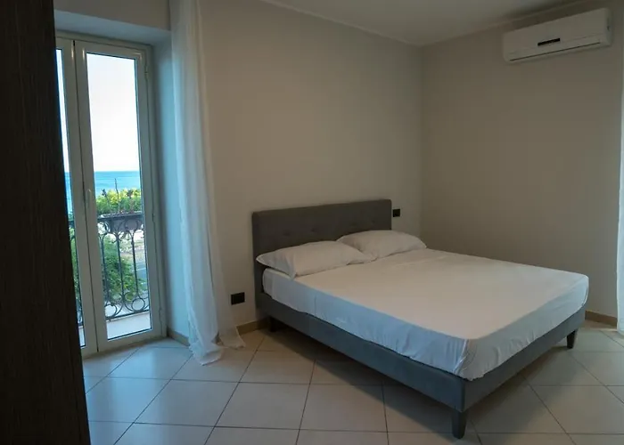 Hice Lungomare Fronte Mare Alojamento de Acomodação e Pequeno-almoço