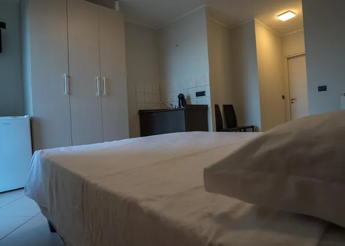 Alojamento de Acomodação e Pequeno-almoço Hice Lungomare Fronte Mare 3*