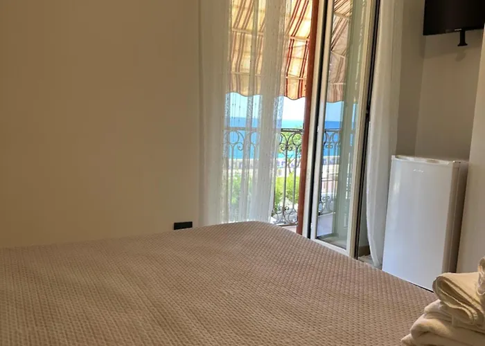 Alojamento de Acomodação e Pequeno-almoço Hice Lungomare Fronte Mare