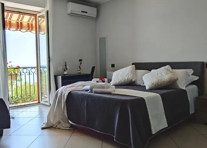 Hice Lungomare Fronte Mare